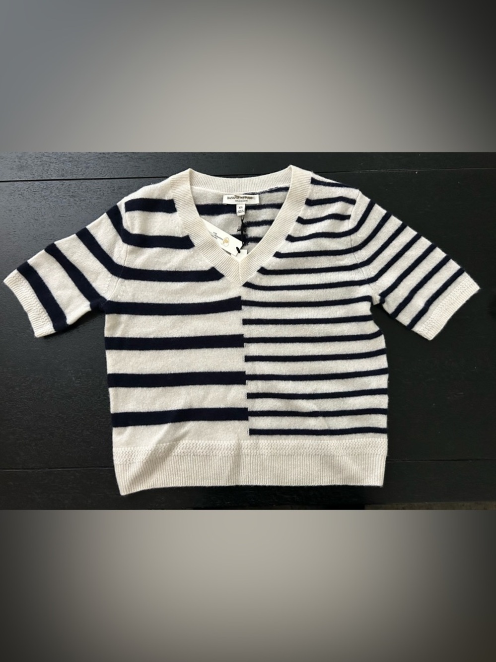 NWT banana republic XS 💯 cashmere stripe vneck navy and white sweater